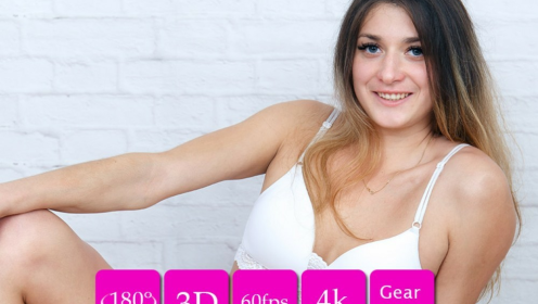 Abril Amateur Nude Casting in Stunning VR