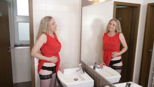 Andrea's Sensual Solo VR Tease in 4K