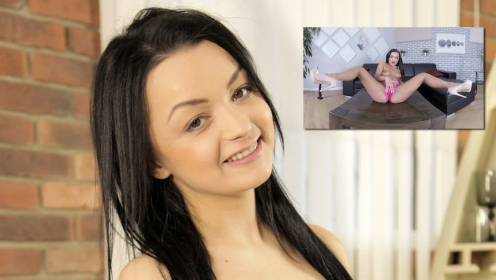 Dafne's Steamy Hotpants Fetish Show